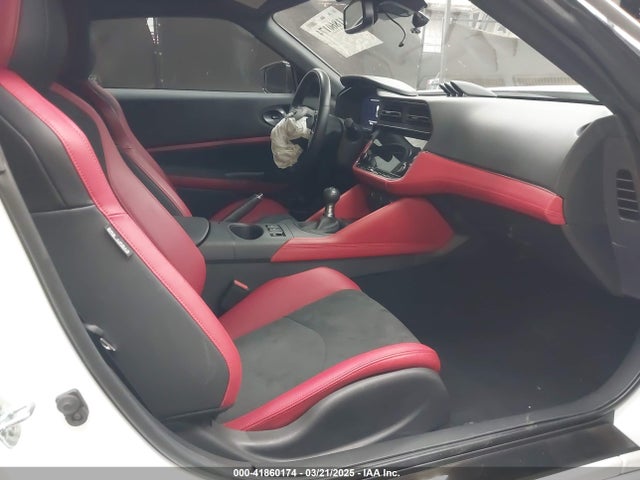 JN1BZ4BH9RM364239 Nissan Z Performance Manual