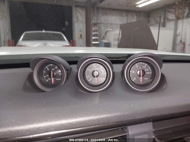 JN1BZ4BH9RM364239 Nissan Z Performance Manual