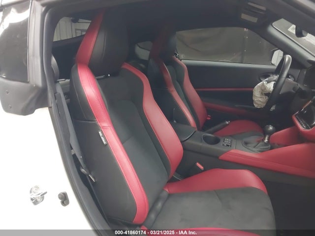 JN1BZ4BH9RM364239 Nissan Z Performance Manual