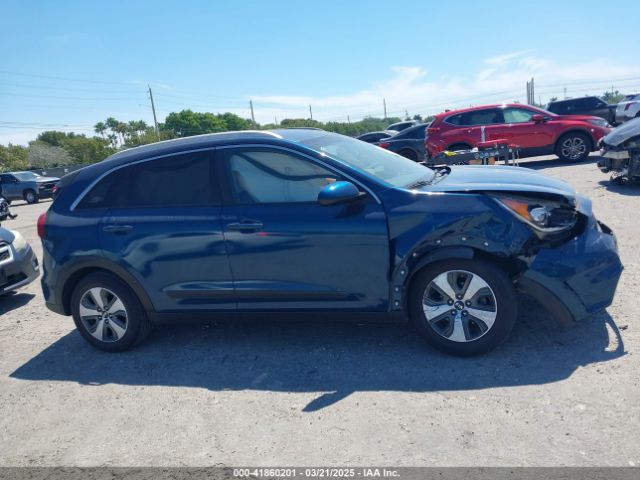 KNDCB3LC7J5152828 KIA NIRO LX