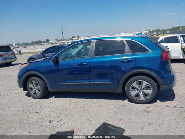 KNDCB3LC7J5152828 KIA NIRO LX