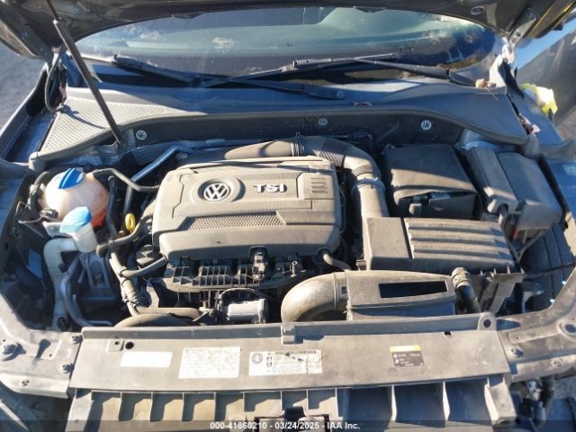 1VWAT7A3XFC010262 Volkswagen Passat 1.8t S
