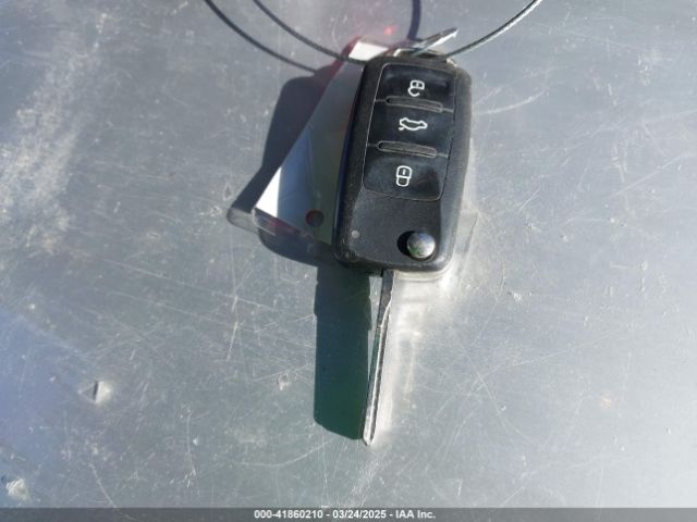 1VWAT7A3XFC010262 Volkswagen Passat 1.8t S