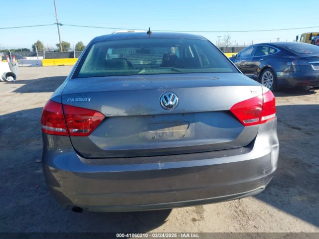 1VWAT7A3XFC010262 Volkswagen Passat 1.8t S