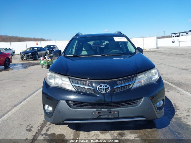 2T3RFREV3EW186733 Toyota Rav4 Xle
