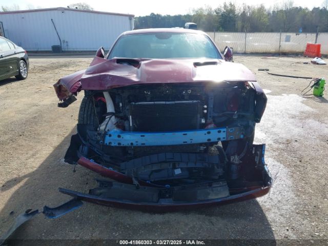 2C3CDZAG0JH317652 Dodge Challenger Sxt