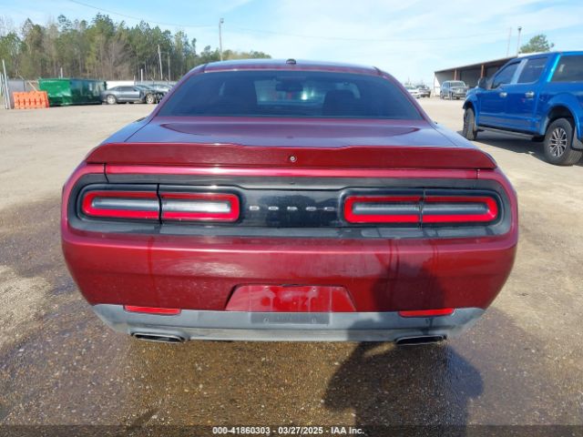 2C3CDZAG0JH317652 Dodge Challenger Sxt