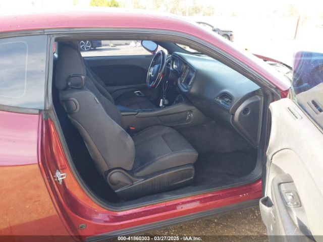 2C3CDZAG0JH317652 Dodge Challenger Sxt