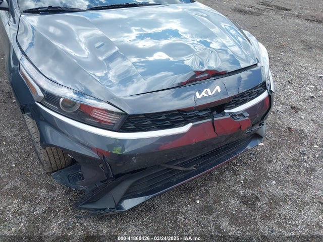 3KPF24AD1PE668078 KIA Forte Lxs