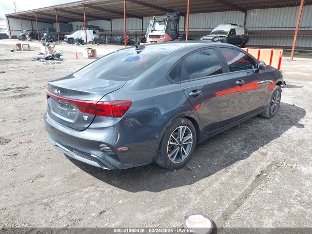 3KPF24AD1PE668078 KIA Forte Lxs