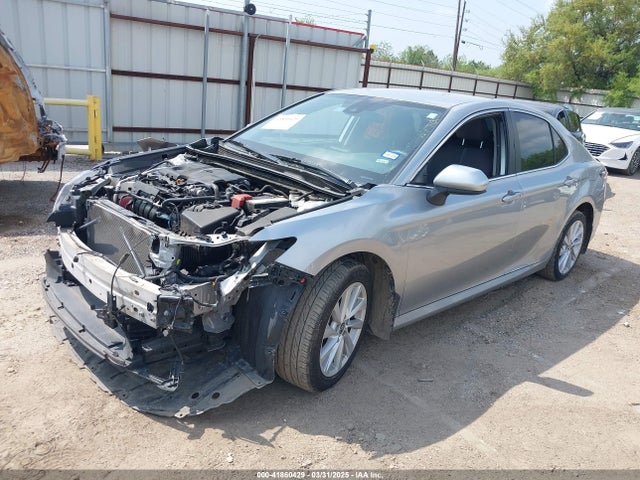 Toyota CAMRY LE 2022 4T1C11AK8NU630618 Image 2
