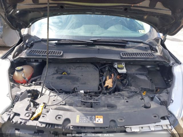 1FMCU9GDXHUA10453 Ford ESCAPE SE