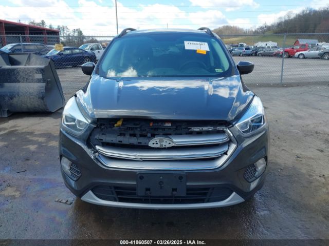 1FMCU9GDXHUA10453 Ford ESCAPE SE