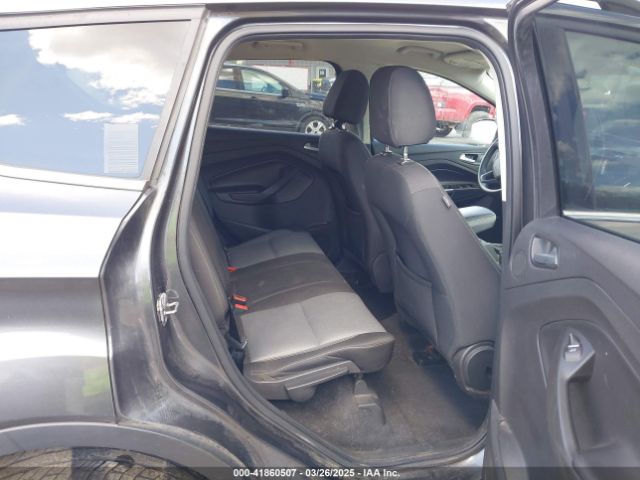 1FMCU9GDXHUA10453 Ford ESCAPE SE