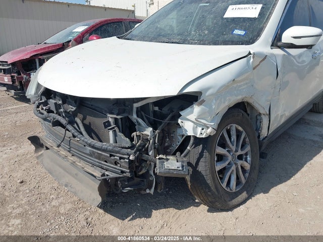 5N1AT2MT2JC702411 Nissan ROGUE SV