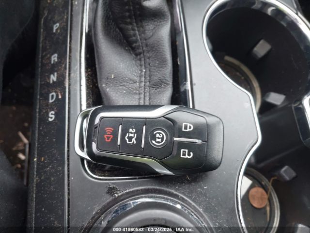 1FM5K8F83HGE19986 Ford Explorer Limited