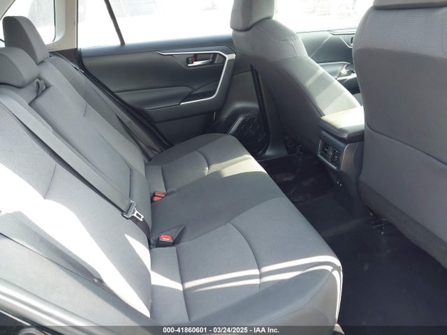 Toyota Rav4 Xle 2019 JTMP1RFV1KJ009757 Image 8