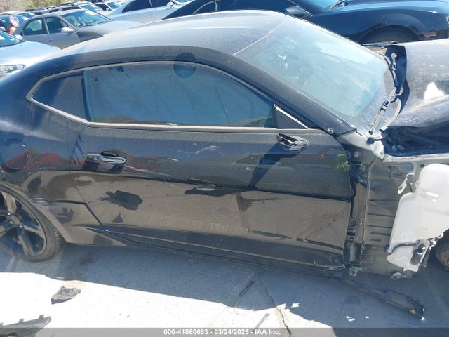 1G1FB1RXXJ0180446 Chevrolet Camaro 1lt