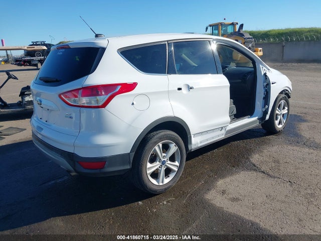 1FMCU9GX9EUC05398 Ford ESCAPE SE