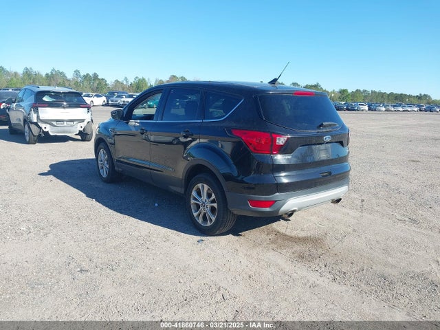 1FMCU9GD4KUA96902 Ford ESCAPE SE