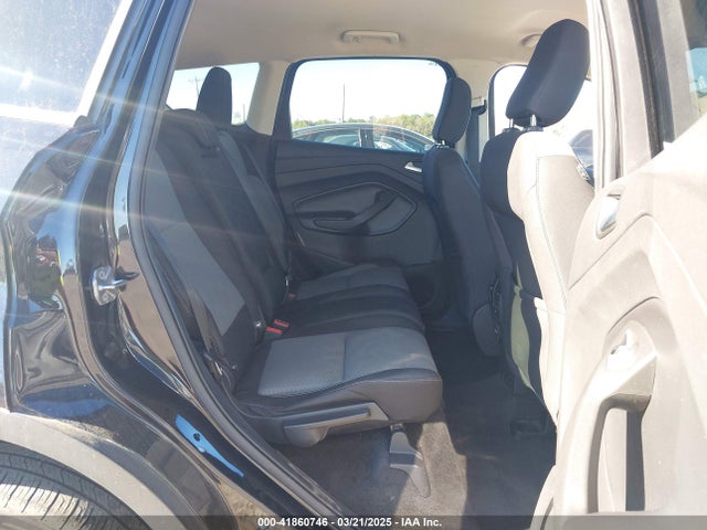 1FMCU9GD4KUA96902 Ford ESCAPE SE