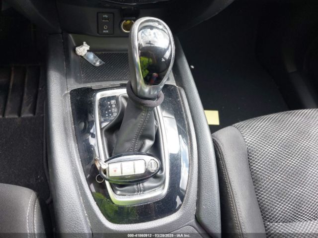 JN1BJ1CP0HW002587 Nissan Rogue Sport Sv
