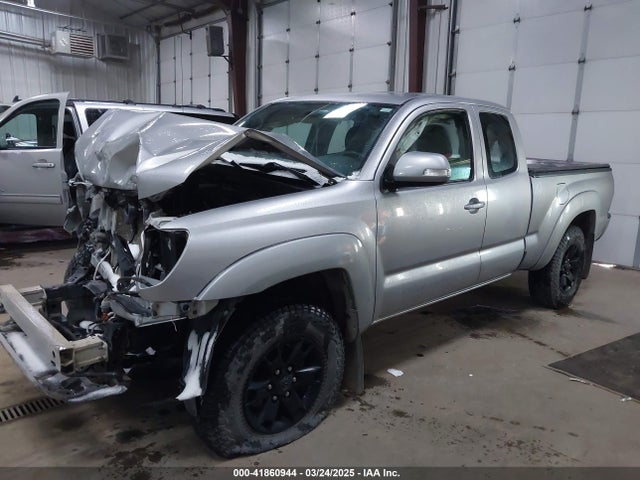 Toyota Tacoma 2015 5TFUX4EN1FX030570 Image 2
