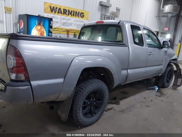 Toyota Tacoma 2015 5TFUX4EN1FX030570 Image 4
