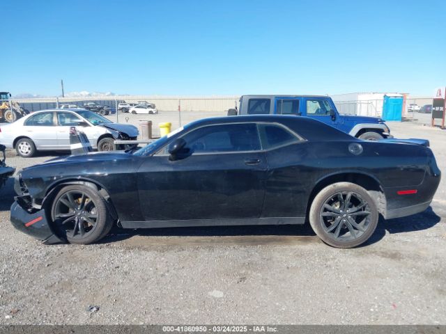2C3CDZAG3JH297140 Dodge Challenger Sxt Plus
