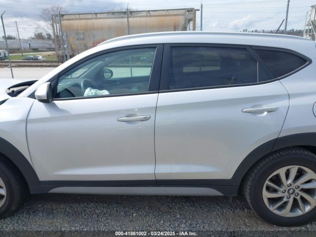 KM8J3CA44HU486519 Hyundai TUCSON SE