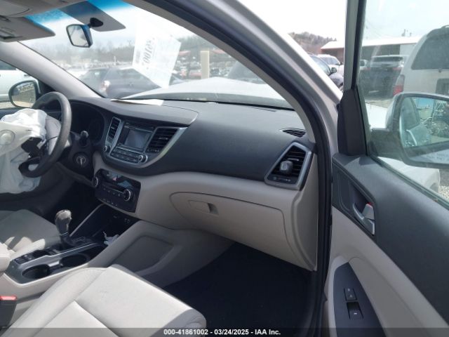 KM8J3CA44HU486519 Hyundai TUCSON SE
