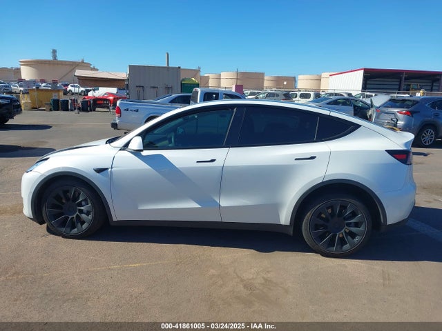 5YJYGAEE3MF194197 Tesla Model Y