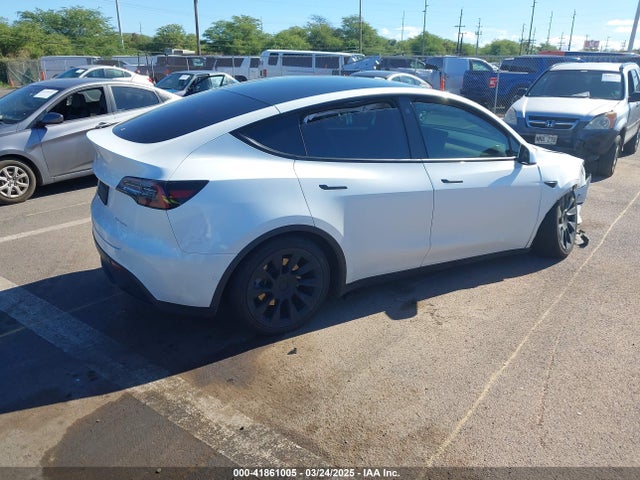 2021 TESLA MODEL Y 5YJYGAEE3MF194197 Photo 3