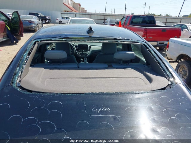 1G1ZD5ST8SF131377 Chevrolet Malibu Fwd 1lt
