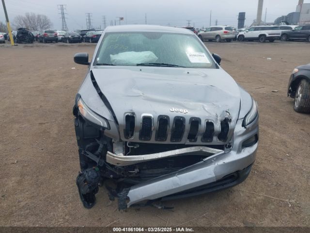 1C4PJMAB8EW166970 Jeep Cherokee Sport