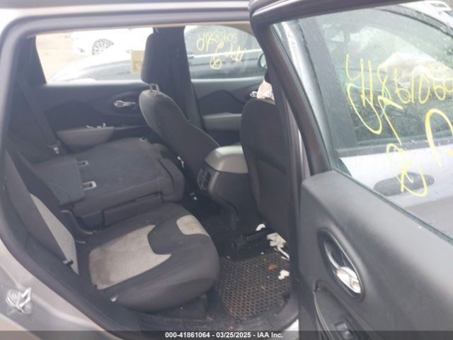 1C4PJMAB8EW166970 Jeep Cherokee Sport