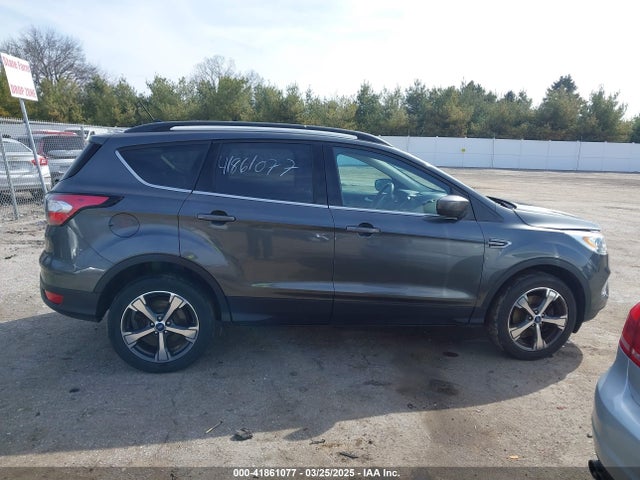 1FMCU9HD1JUB30260 Ford ESCAPE SEL