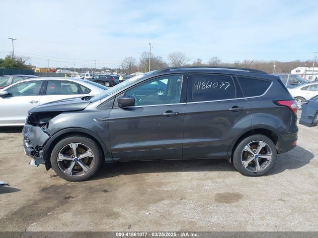 1FMCU9HD1JUB30260 Ford ESCAPE SEL