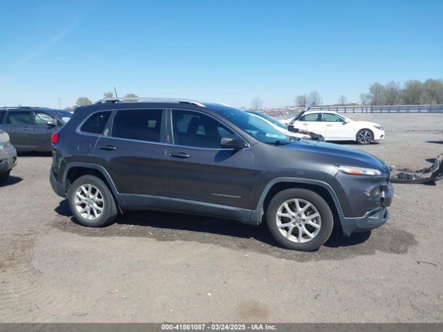 1C4PJLCBXHW572714 Jeep Cherokee Latitude Fwd