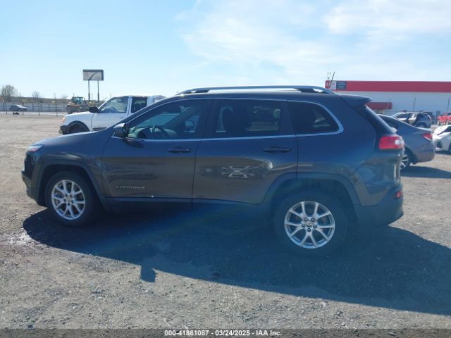 1C4PJLCBXHW572714 Jeep Cherokee Latitude Fwd
