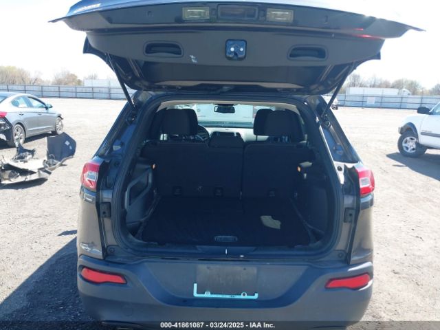 1C4PJLCBXHW572714 Jeep Cherokee Latitude Fwd