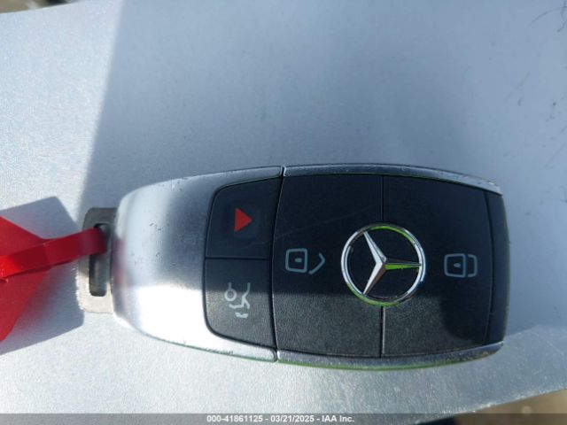 WDD3G4EB1KW025196 Mercedes-Benz A 220