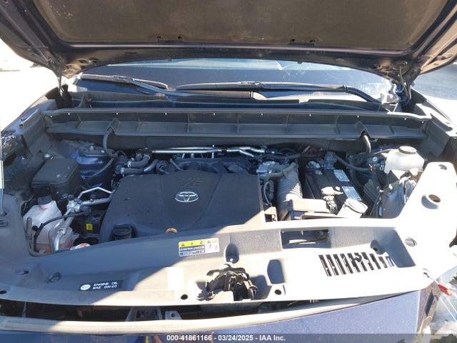 5TDHZRBH8LS508251 Toyota Highlander Xle
