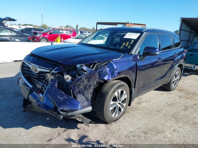 5TDHZRBH8LS508251 Toyota Highlander Xle