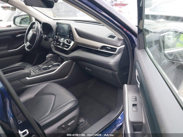 5TDHZRBH8LS508251 Toyota Highlander Xle