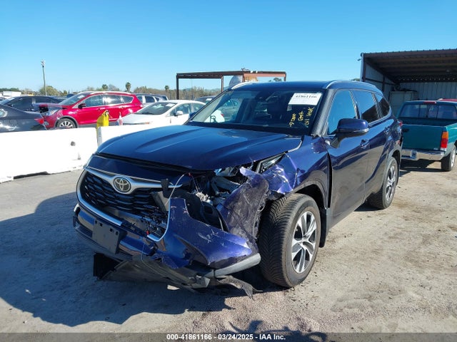 5TDHZRBH8LS508251 Toyota Highlander Xle