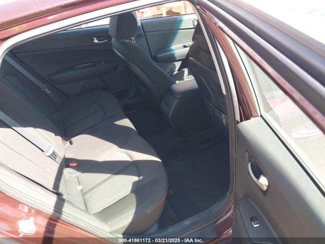 5XXGT4L32JG205631 KIA Optima Lx