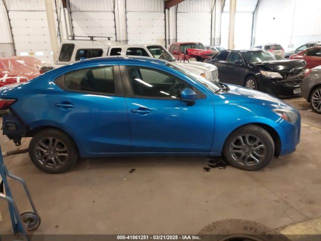 3MYDLBYV5KY514487 Toyota YARIS LE