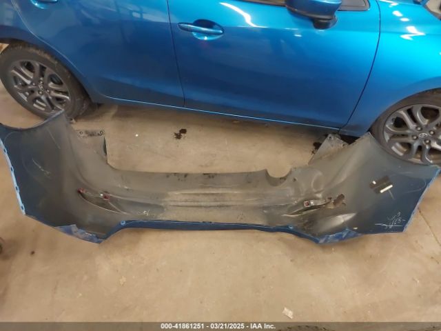 3MYDLBYV5KY514487 Toyota YARIS LE