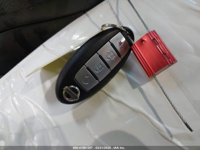 5N1DR2MN5HC686888 Nissan Pathfinder Sv